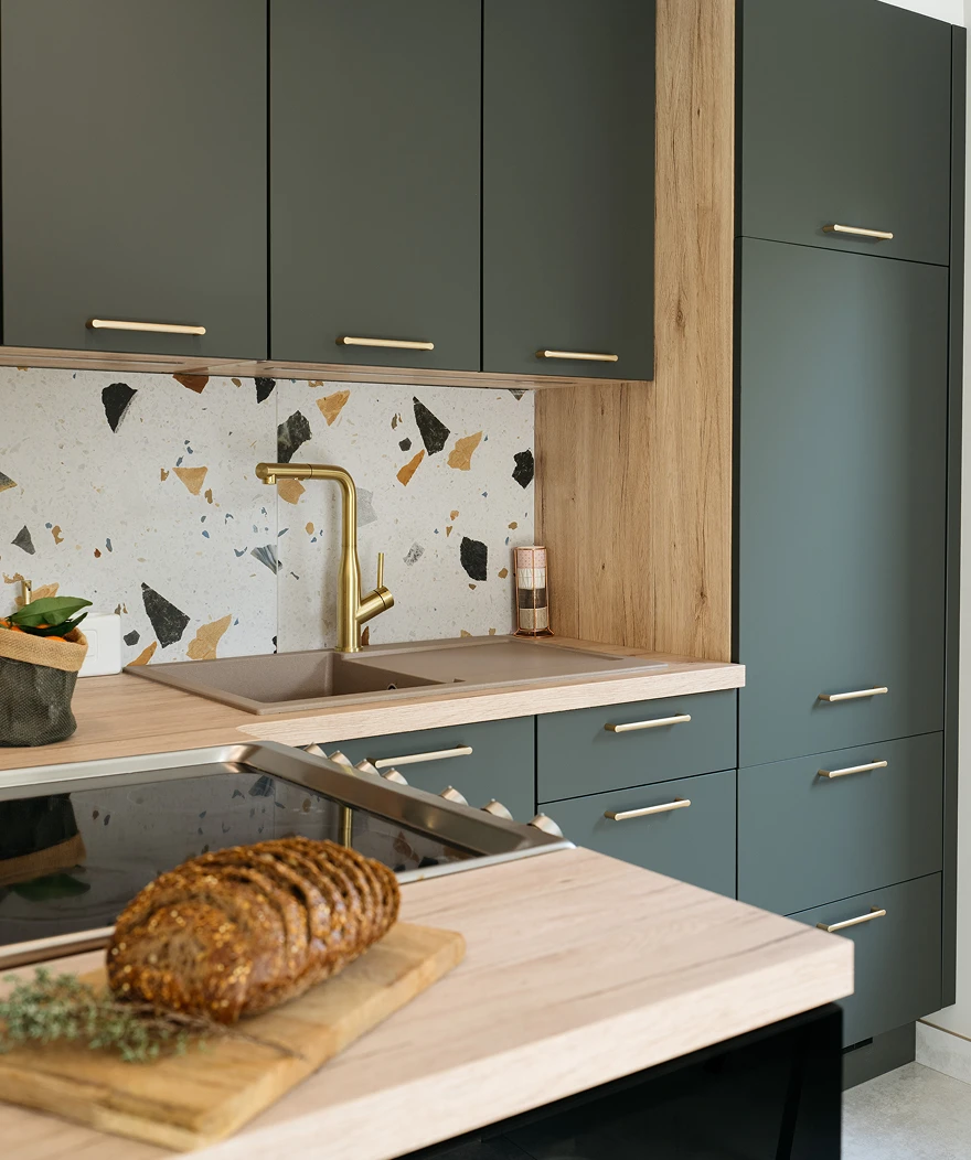 Un intérieur pensé comme un havre fonctionnel ou chaque détail est maitrisé.